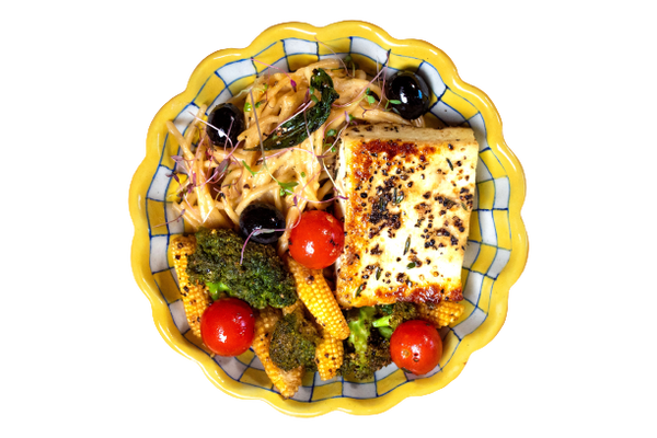 paneer steak with spaghetti in almond garlic sauce